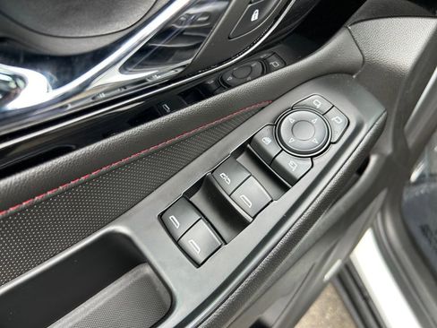 Used 2023 Chevrolet Traverse RS image 23