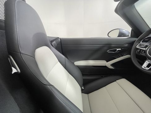 Used 2025 Porsche 718 Boxster S image 17