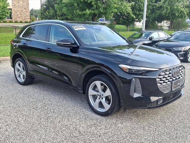 Certified 2025 Audi Q5 Premium AWD/4WD image 3