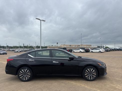 Certified 2025 Nissan Altima 2.5 SV image 26