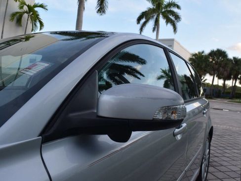 Used 2011 Volvo V50 T5 image 34