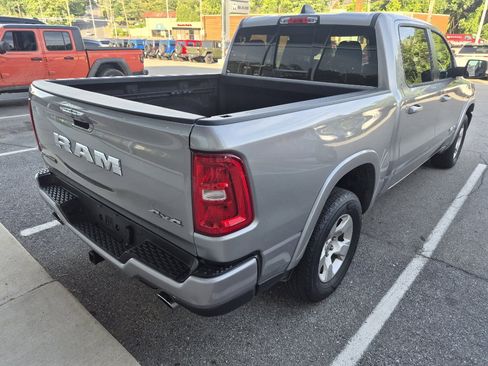 Used 2025 RAM 1500 Big Horn AWD/4WD image 3