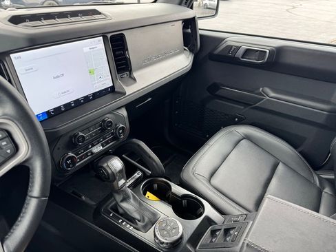 Used 2025 Ford Bronco Badlands image 13