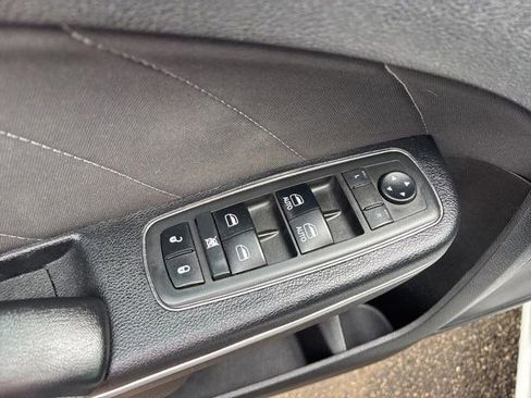 Used 2019 Dodge Charger SXT RWD image 14