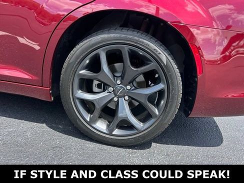 Used 2023 Chrysler 300 Touring w/ Sport Appearance Package RWD image 10