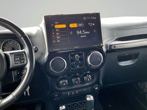 Used 2017 Jeep Wrangler Unlimited Sport w/ Quick Order Package 24S AWD/4WD image 9