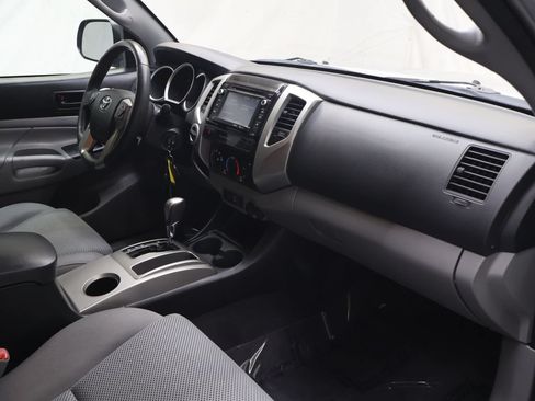 Used 2015 Toyota Tacoma 4x4 Double Cab w/ TRD Off-Road Package image 10