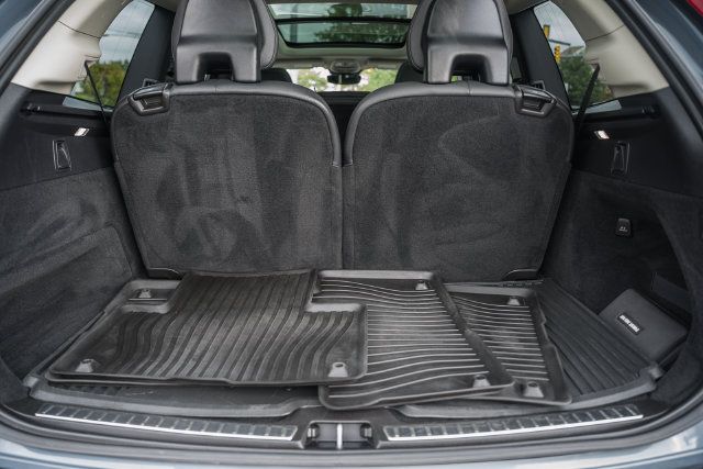 Certified 2023 Volvo XC90 B6 Plus w/ Protection Package Premier AWD/4WD image 11