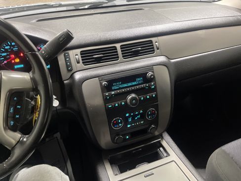 Used 2011 GMC Sierra 1500 SLE w/ All-Terrain Package AWD/4WD image 27