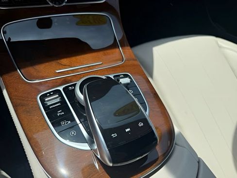Used 2019 Mercedes-Benz E 300 4MATIC image 18