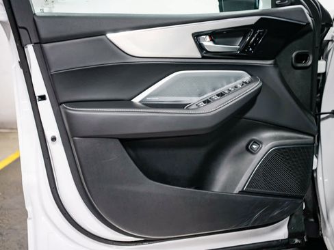 Used 2025 Acura MDX SH-AWD w/ Technology Package image 23