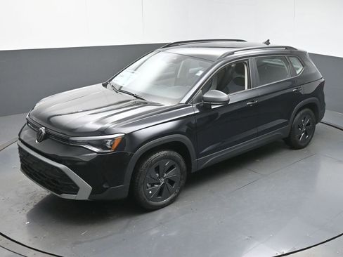 New 2026 Volkswagen Taos S FWD image 40