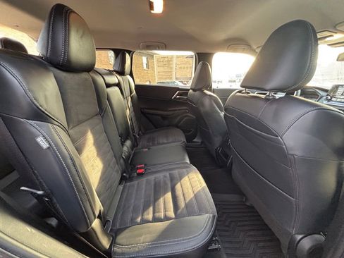 Used 2024 Mitsubishi Outlander SE image 21