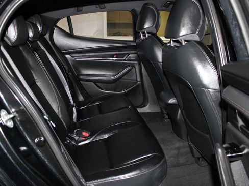 Used 2019 MAZDA MAZDA3 Hatchback FWD image 31