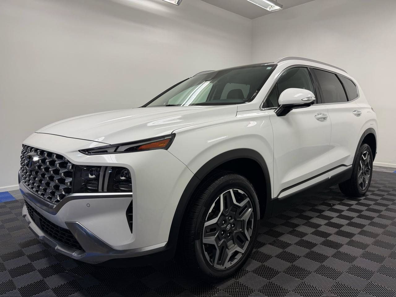 Used 2023 Hyundai Santa Fe Limited AWD/4WD image 3