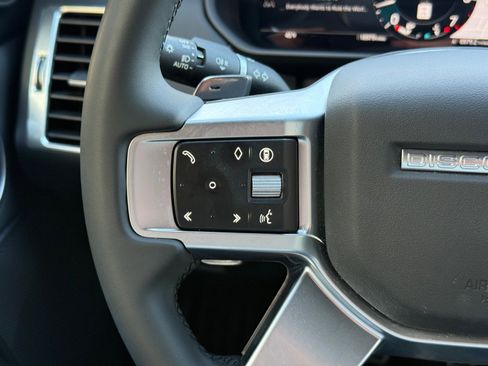 Used 2024 Land Rover Discovery Dynamic SE image 23