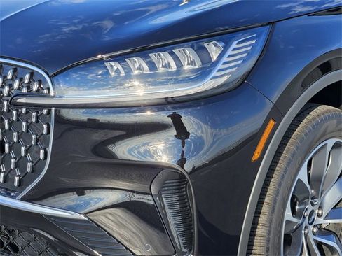 New 2026 Lincoln Aviator Reserve image 8