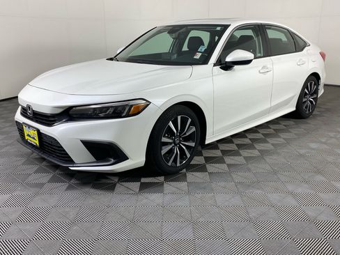 Used 2023 Honda Civic EX image 4