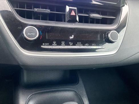 Used 2024 Toyota Corolla LE FWD image 32