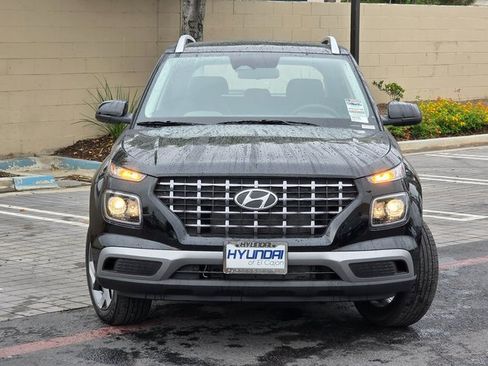 New 2025 Hyundai Venue SEL image 3