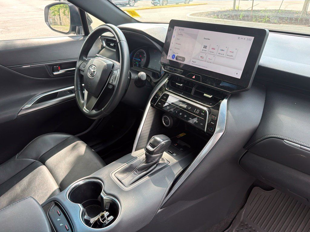 Used 2023 Toyota Venza Nightshade AWD/4WD image 28