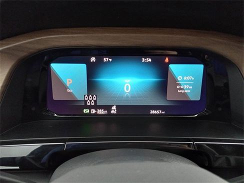 Used 2025 Volkswagen Atlas SE image 19