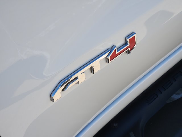 Used 2024 GMC Sierra 1500 AT4 w/ Technology Package AWD/4WD image 12