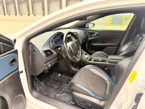 Used 2015 Chrysler 200 S FWD image 9