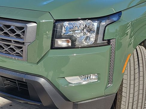 Used 2024 Nissan Frontier SV image 33