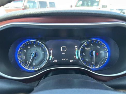 Used 2019 Chrysler Pacifica Limited FWD image 17