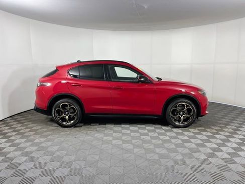 Used 2025 Alfa Romeo Stelvio Sprint image 8