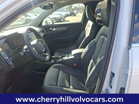 Certified 2025 Volvo XC40 B5 Core w/ Protection Package Premier image 14