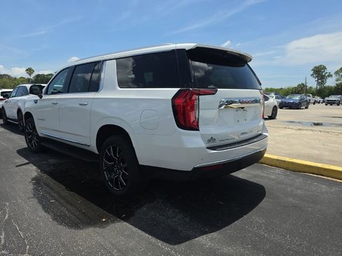 Used 2024 GMC Yukon XL SLT w/ SLT Luxury Package RWD image 9