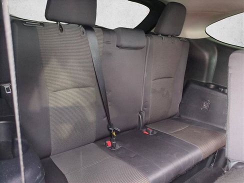 Used 2021 Toyota Highlander LE FWD image 18
