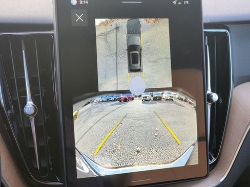 New 2026 Volvo XC60 B5 Plus w/ Climate Package PRO image 21