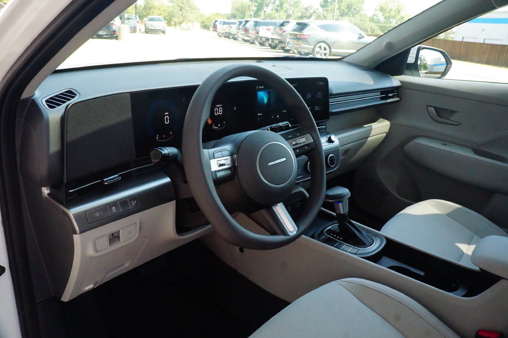 New 2027 Hyundai Kona SE FWD image 18