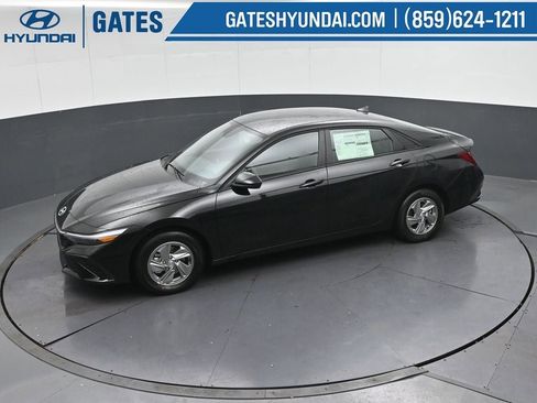 New 2026 Hyundai Elantra SE image 45