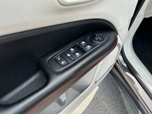 Used 2018 Jeep Compass Limited w/ Navigation Group FWD image 14