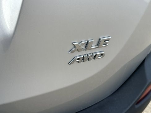 Used 2013 Toyota RAV4 XLE image 10