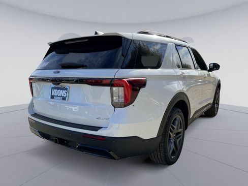 New 2026 Ford Explorer ST-Line w/ ST-Line Street Pack image 7