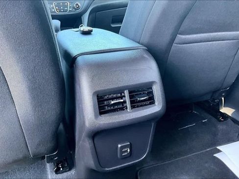 Used 2024 Chevrolet Equinox LT AWD/4WD image 22