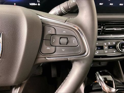 Used 2025 Buick Envista Sport Touring w/ Convenience I Package FWD image 11