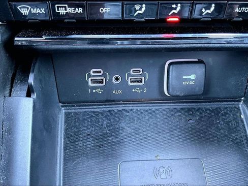 Used 2024 Jeep Grand Cherokee Altitude AWD/4WD image 16