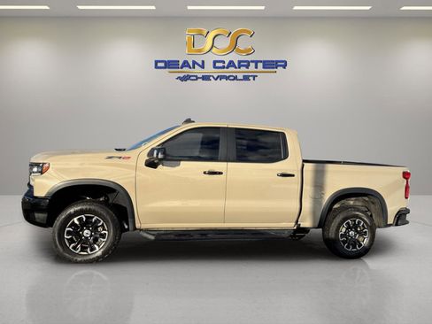 Used 2022 Chevrolet Silverado 1500 ZR2 w/ Technology Package image 3