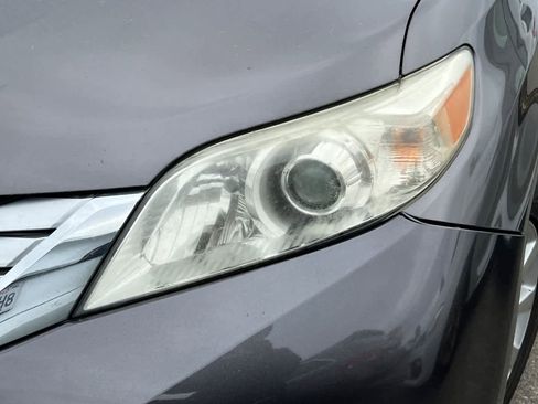 Used 2013 Toyota Sienna Limited w/ Premium Pkg image 11