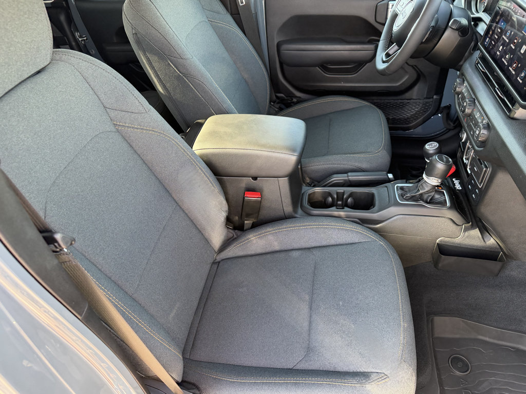 Used 2025 Jeep Gladiator Sport AWD/4WD image 22
