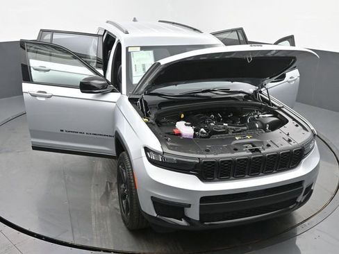New 2025 Jeep Grand Cherokee L Limited w/ Black Appearance Package image 64