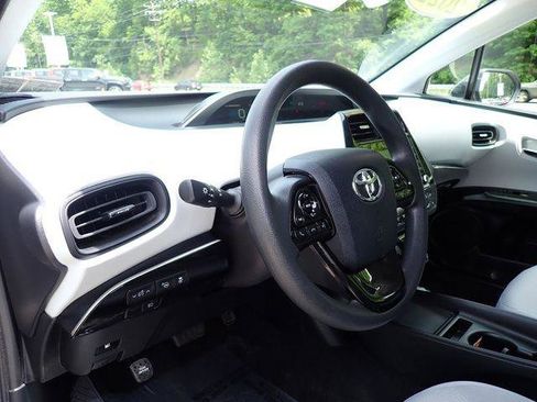 Certified 2022 Toyota Prius LE AWD/4WD image 14