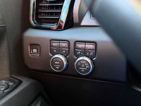 Used 2024 GMC Sierra 1500 AT4 w/ AT4 Premium Package image 23