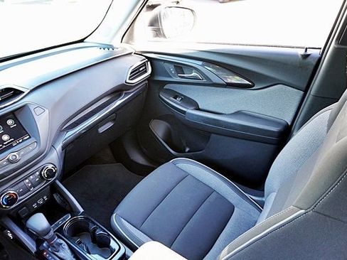 Used 2022 Chevrolet TrailBlazer LS image 21